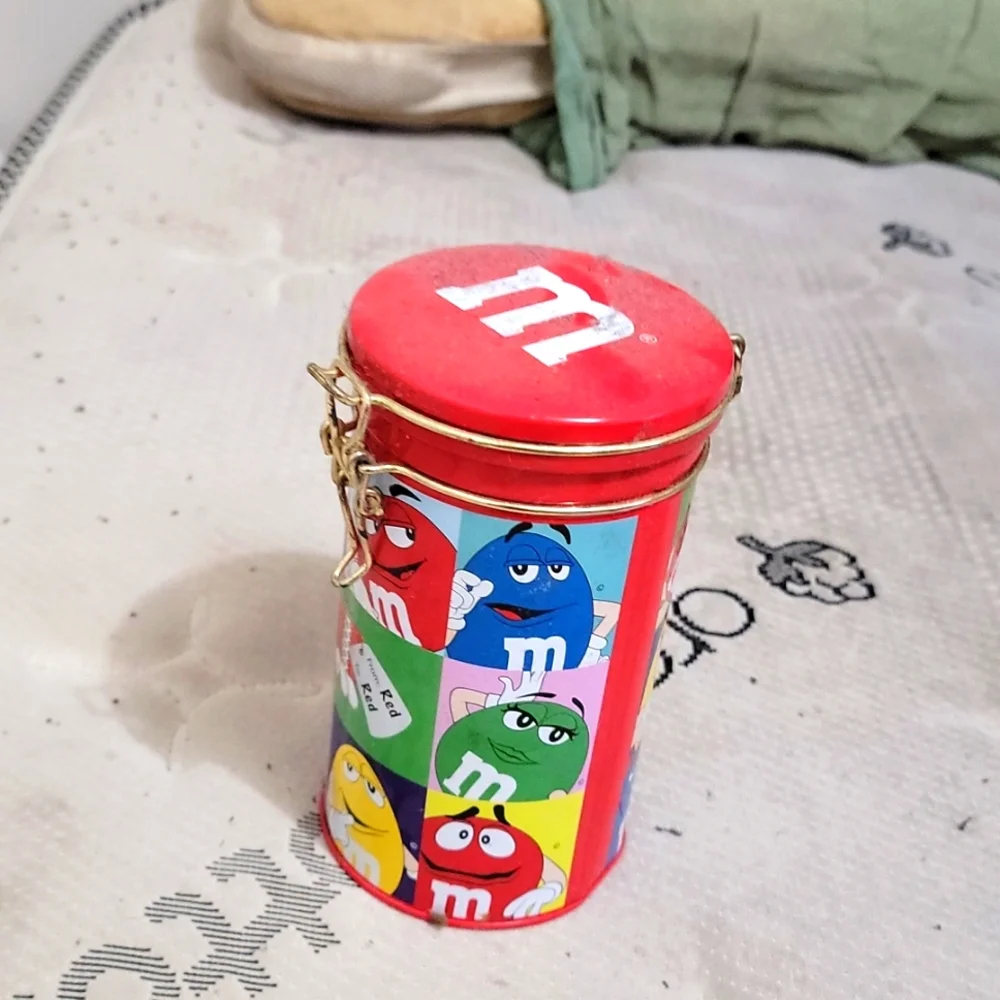 M&M Container - Picture 1 of 1